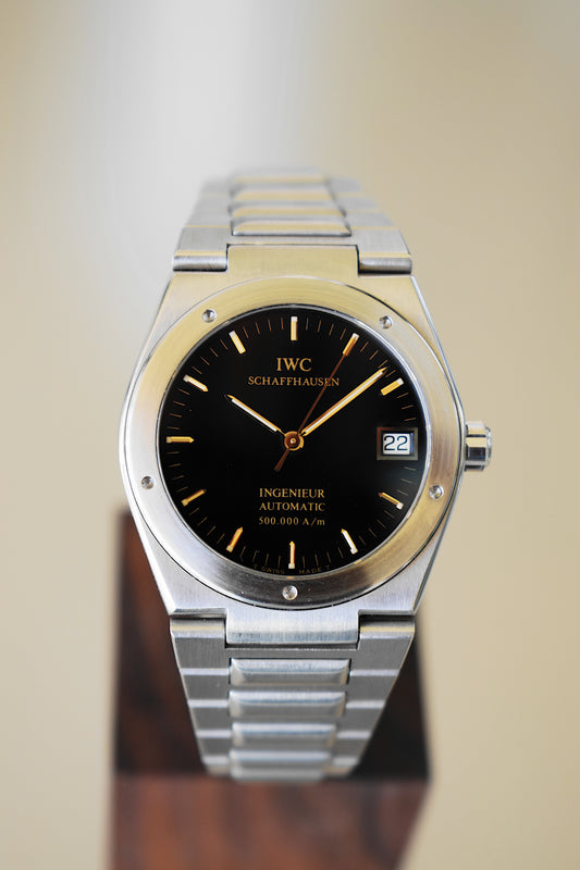 IWC Ingenieur, con folletos