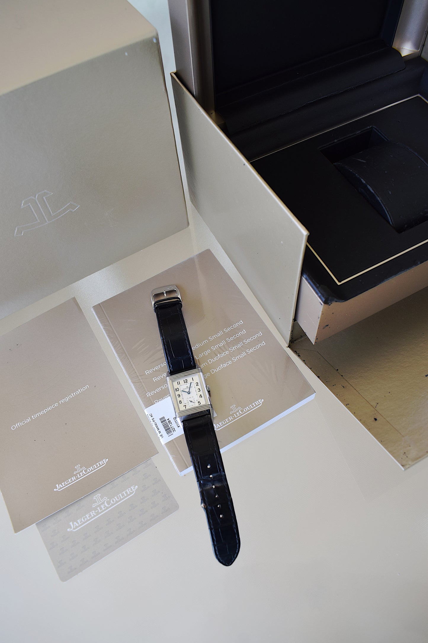Jaeger-LeCoultre Reverso Classic Medium, full set