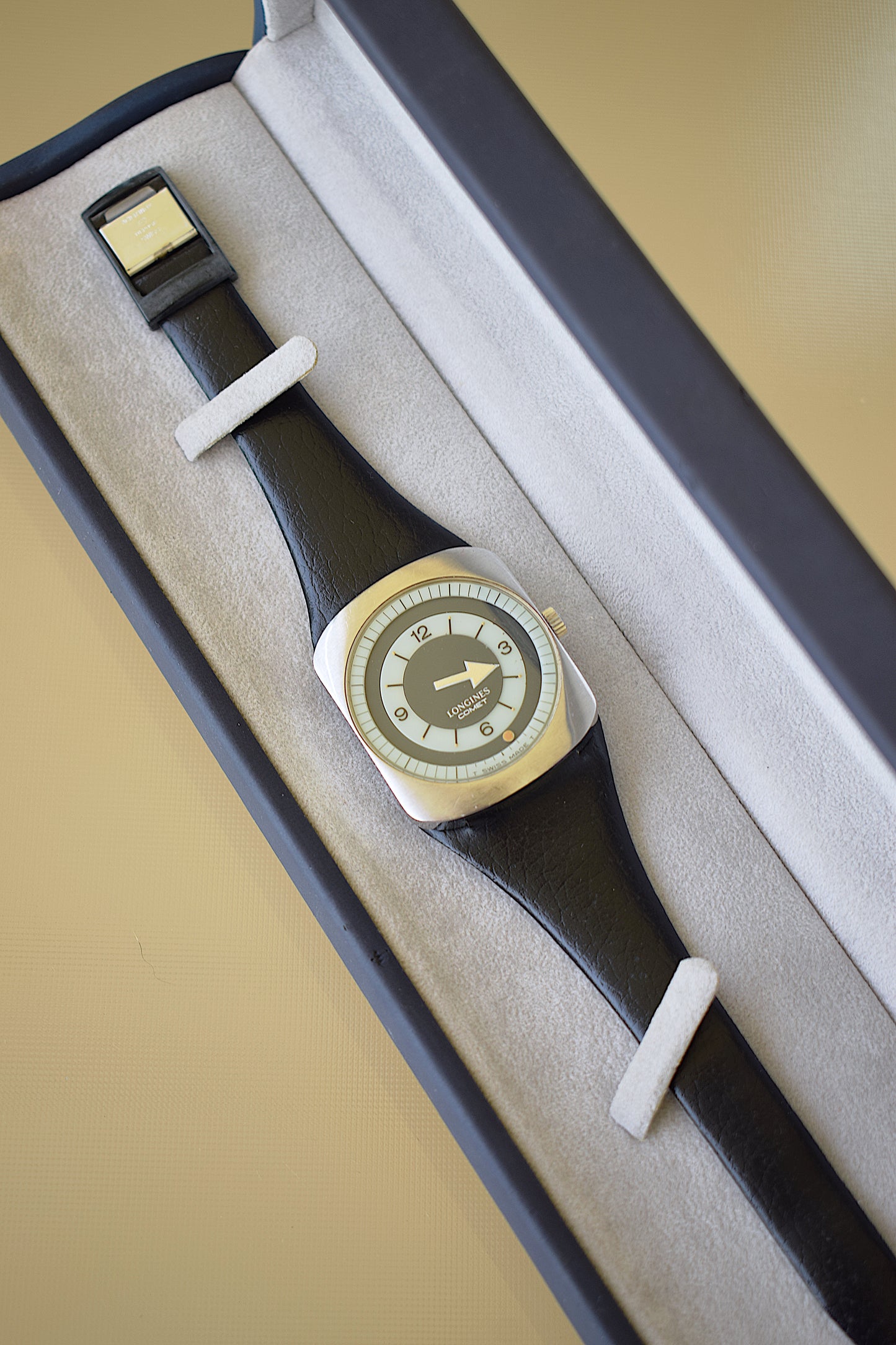 Longines Comet, con caja