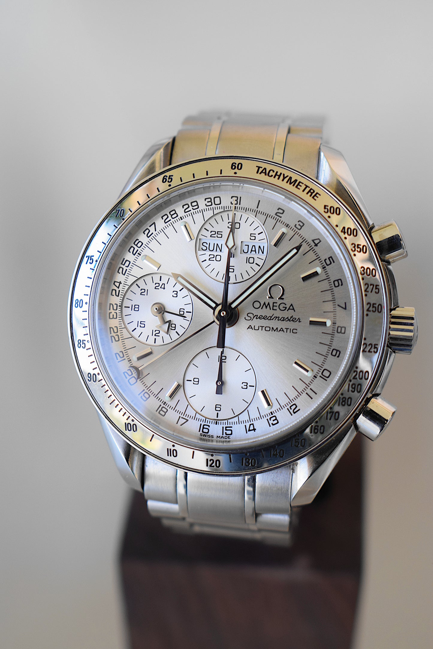 Omega Speedmaster Calendar, con caja y garantía