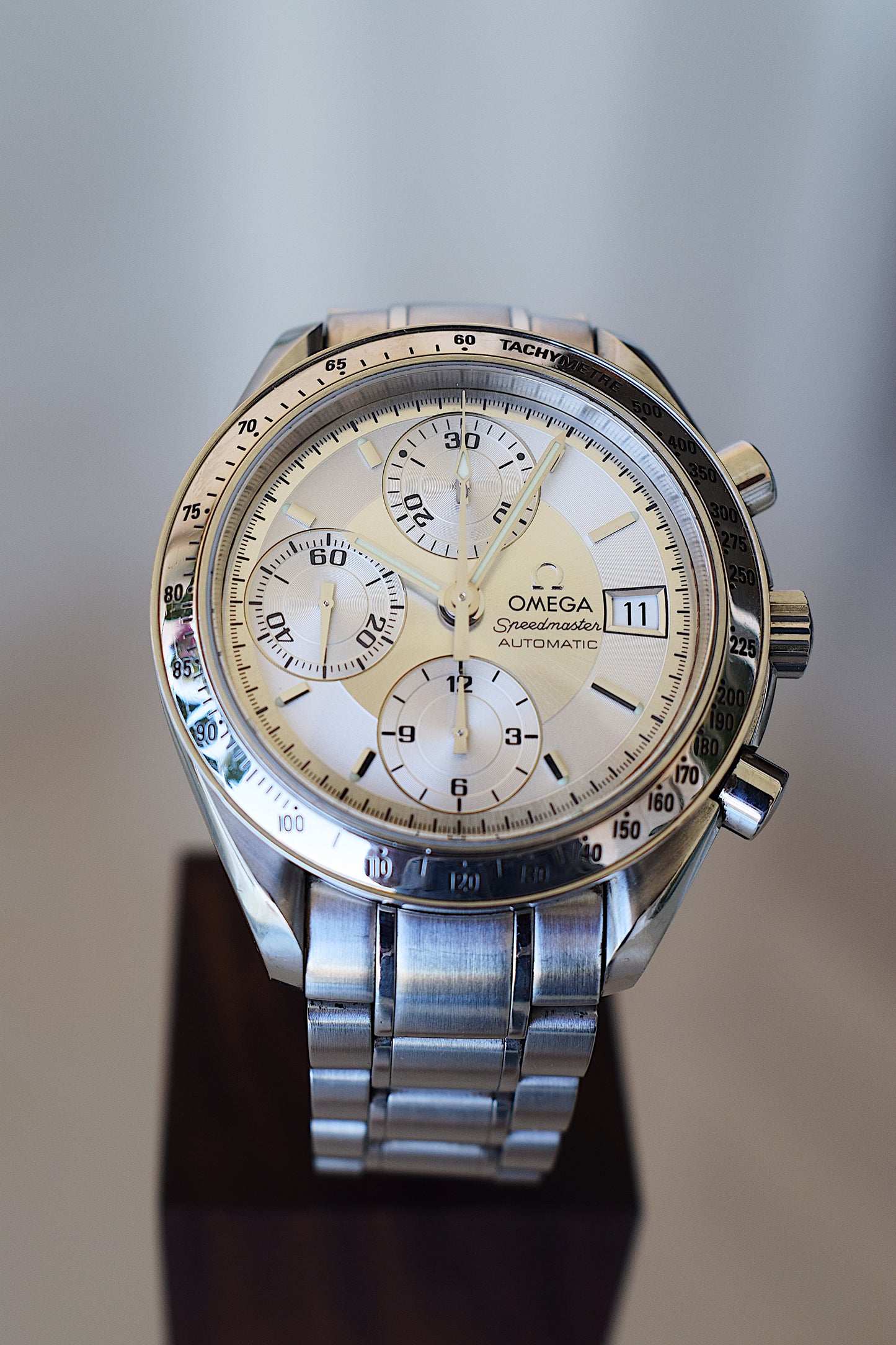 Omega SpeedMaster, box and warranty